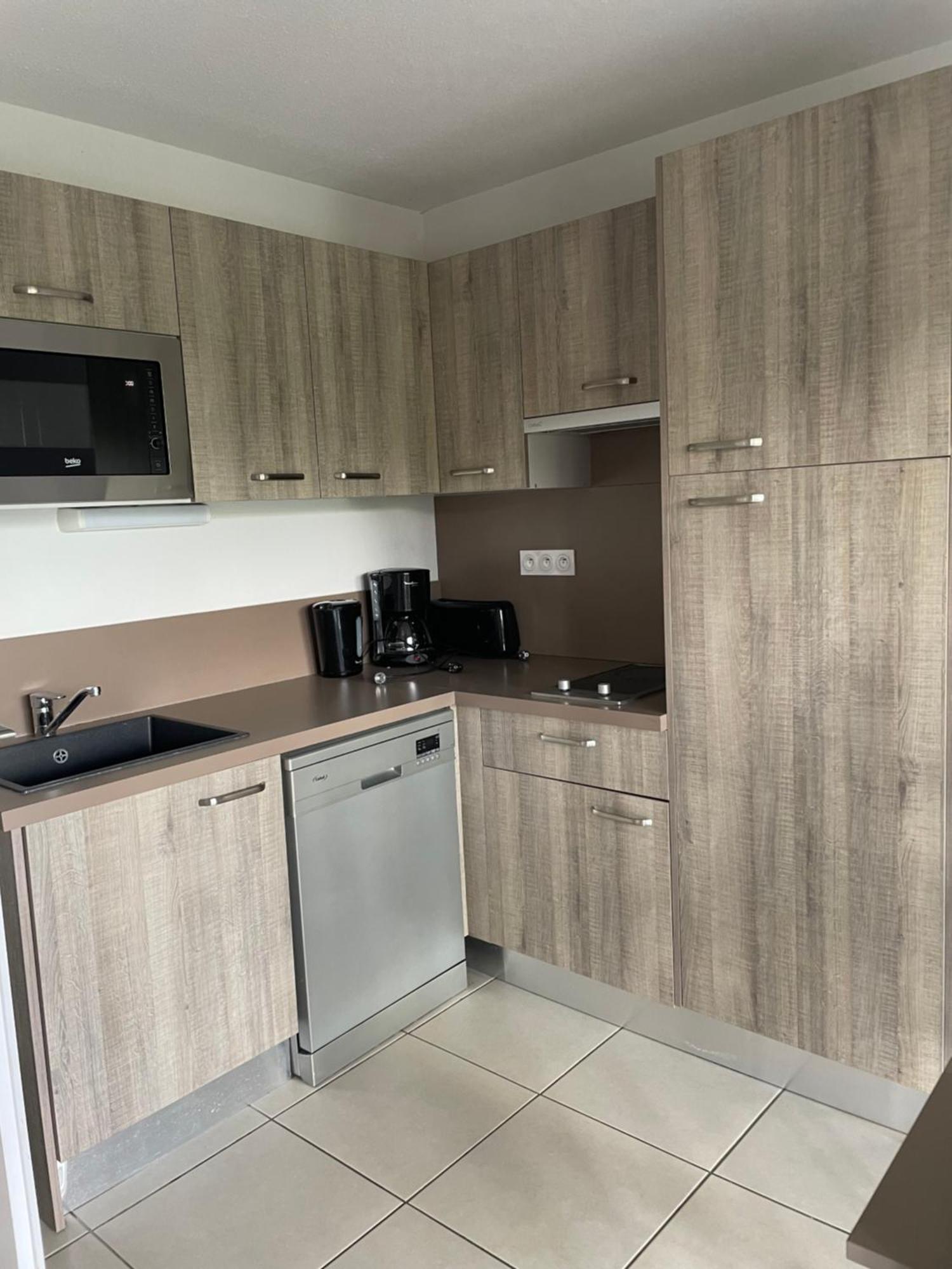 Meuble 6 Personnes Apartment Remoulins Bagian luar foto